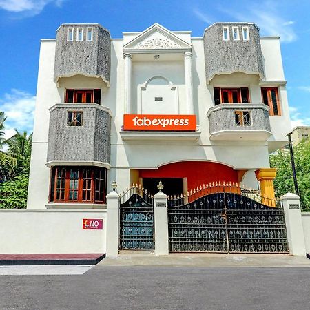 Fabexpress Nestlay Rooms Omr Chennai Exterior photo